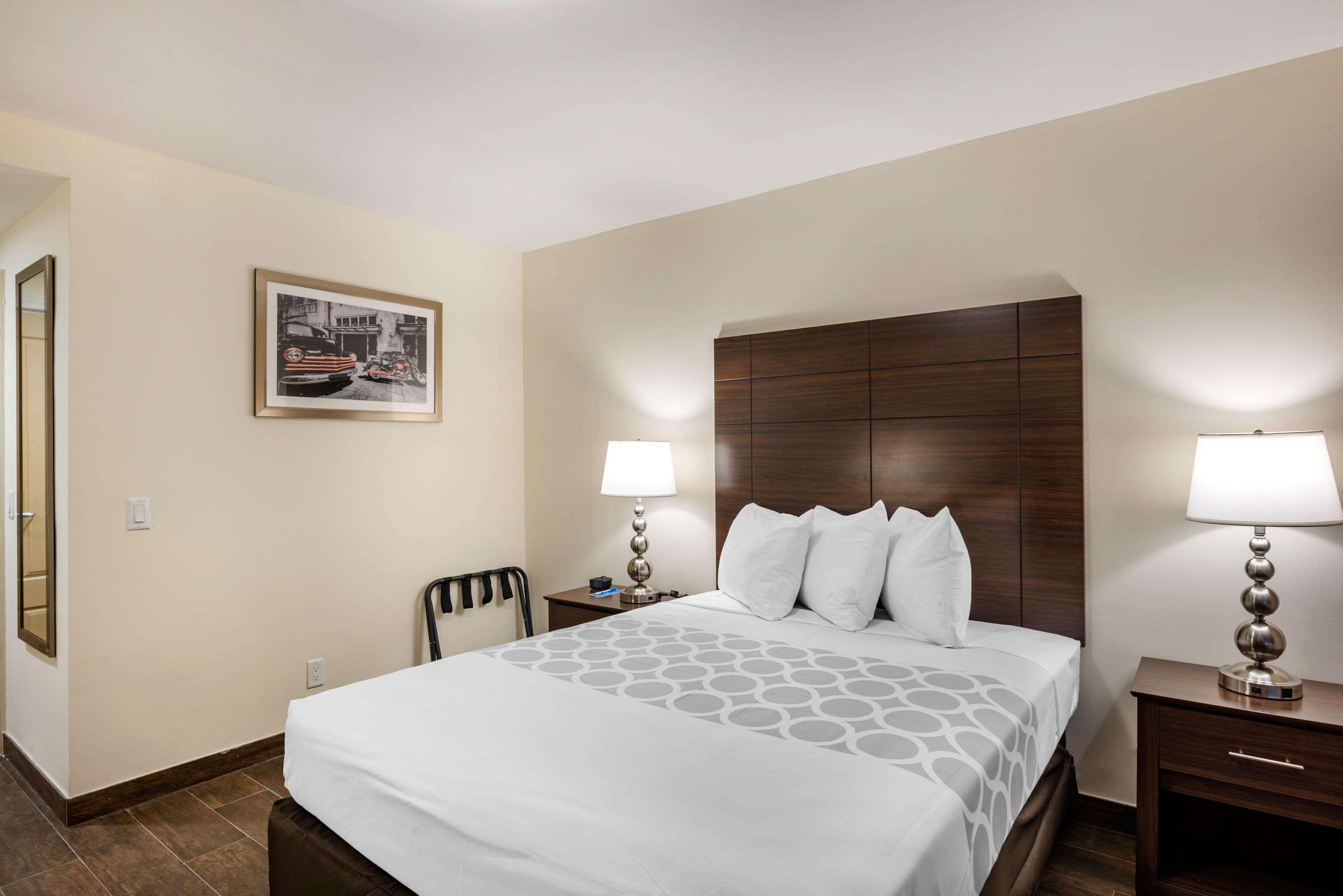 Downtown Hollywood Gardens Inn & Suites Ngoại thất bức ảnh