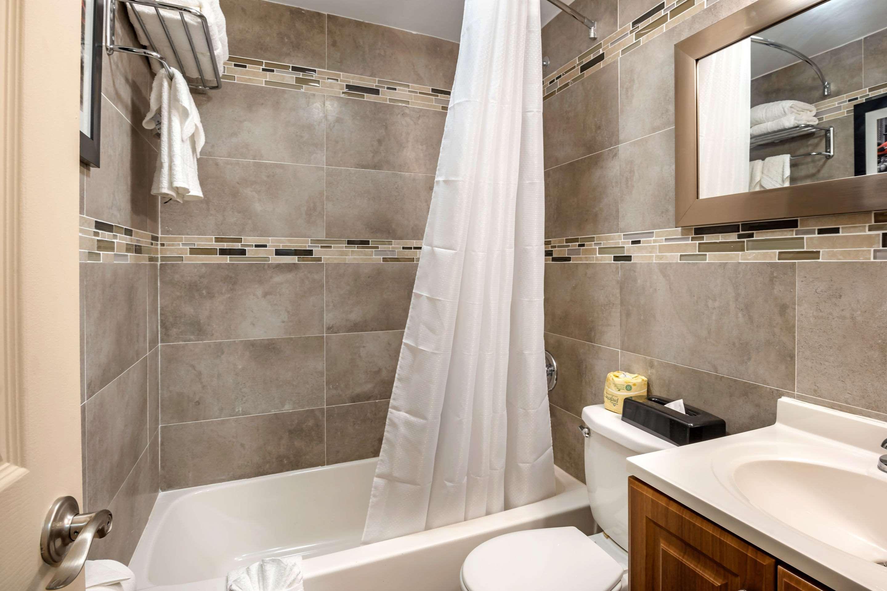 Downtown Hollywood Gardens Inn & Suites Ngoại thất bức ảnh