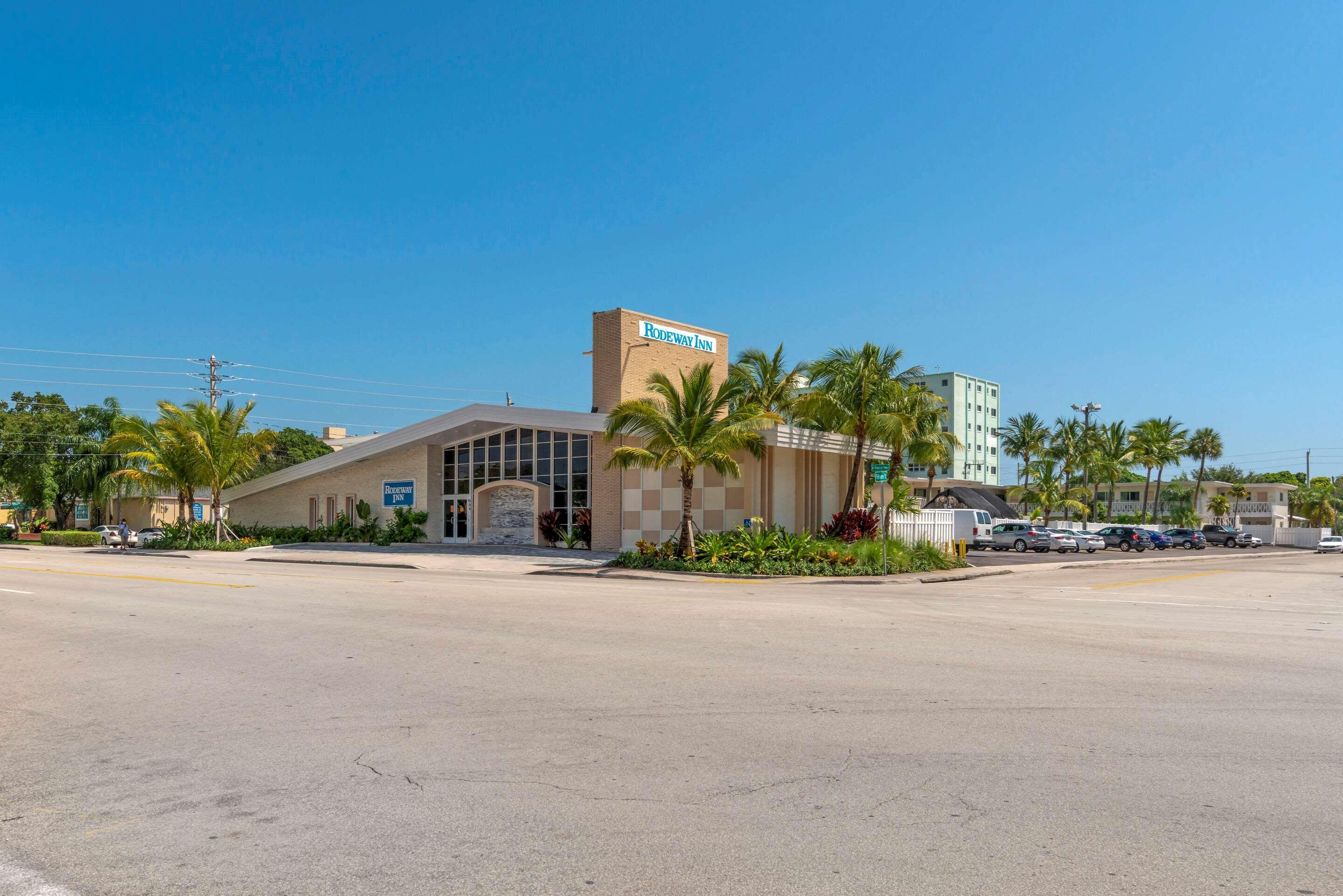 Downtown Hollywood Gardens Inn & Suites Ngoại thất bức ảnh
