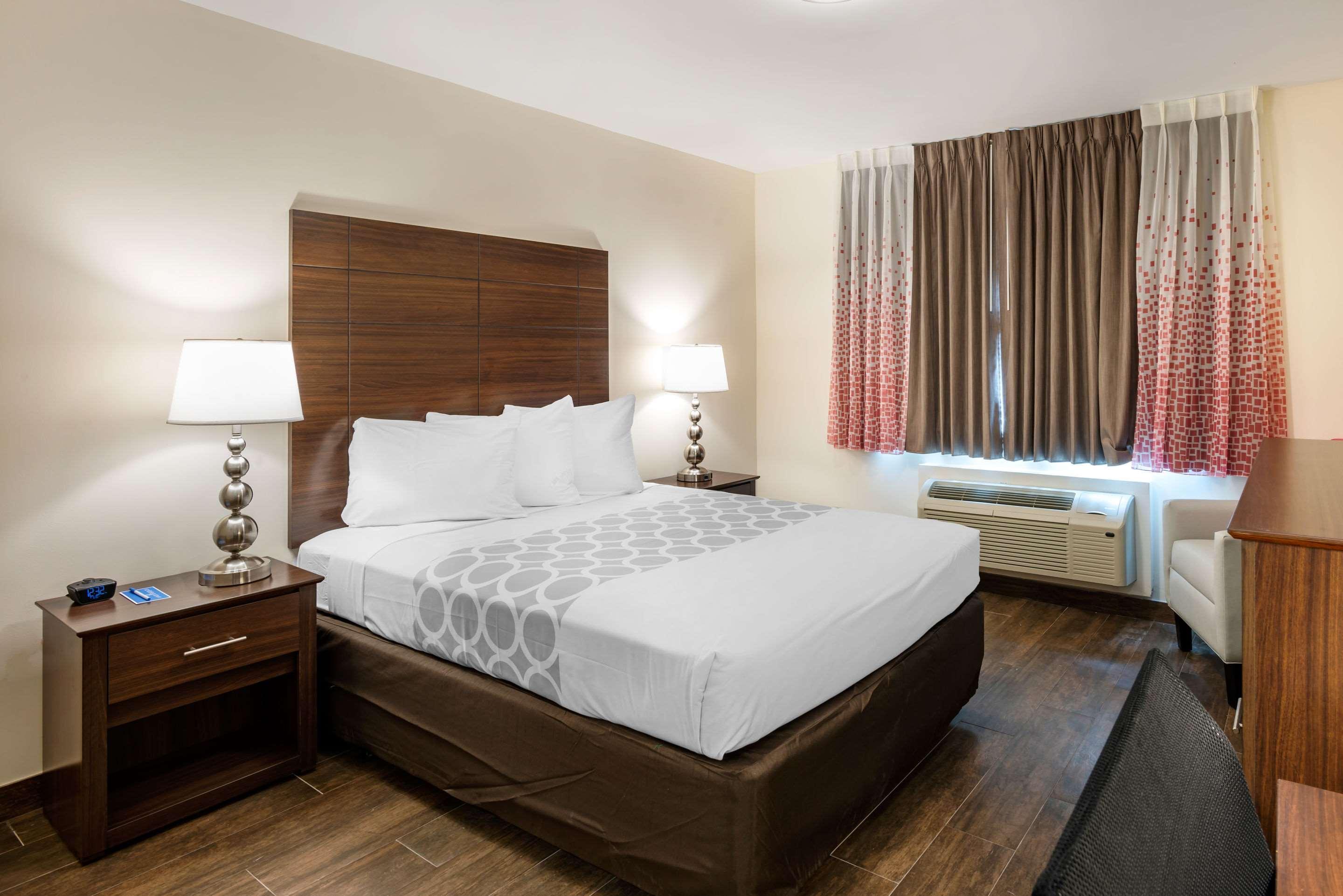 Downtown Hollywood Gardens Inn & Suites Ngoại thất bức ảnh
