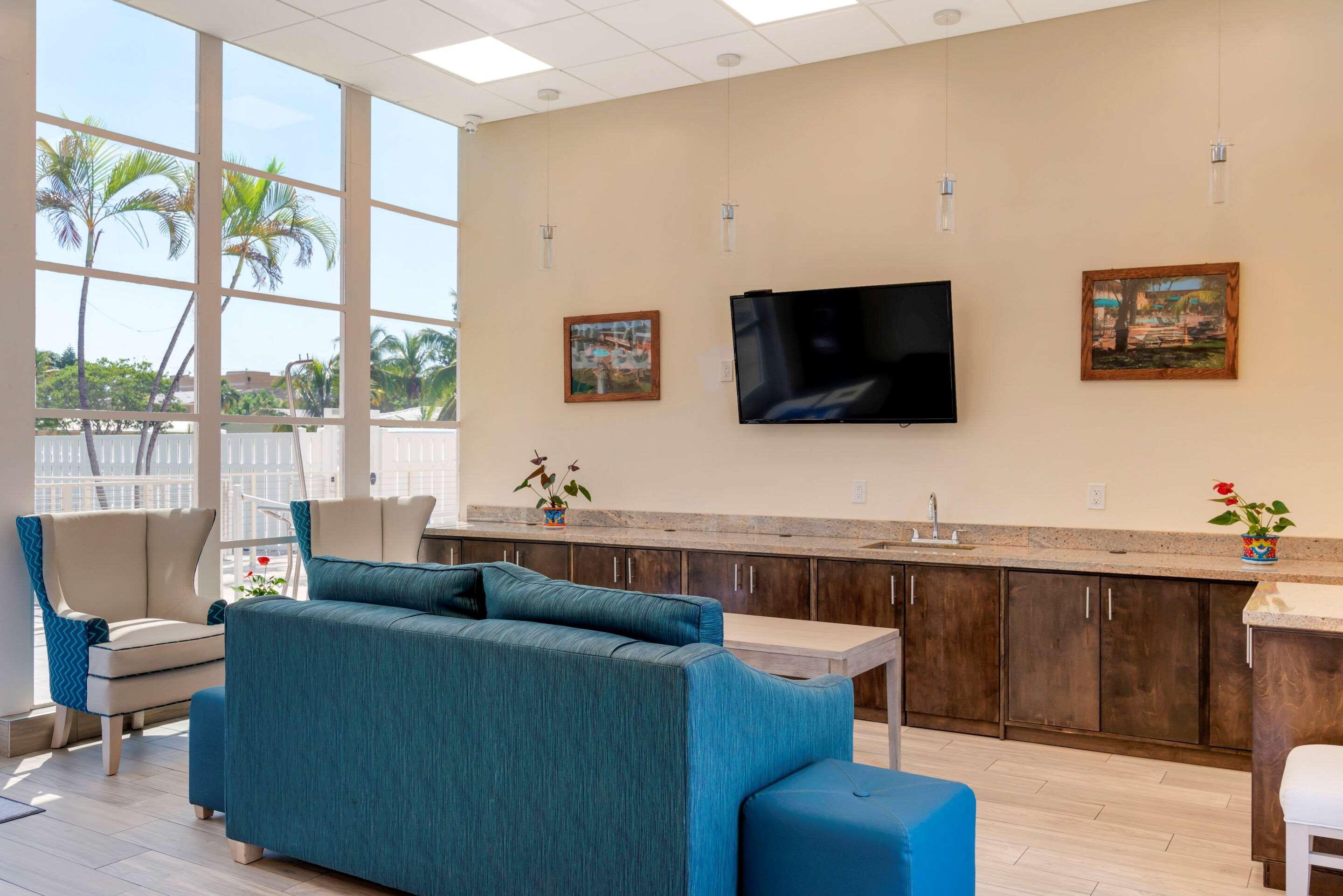 Downtown Hollywood Gardens Inn & Suites Ngoại thất bức ảnh