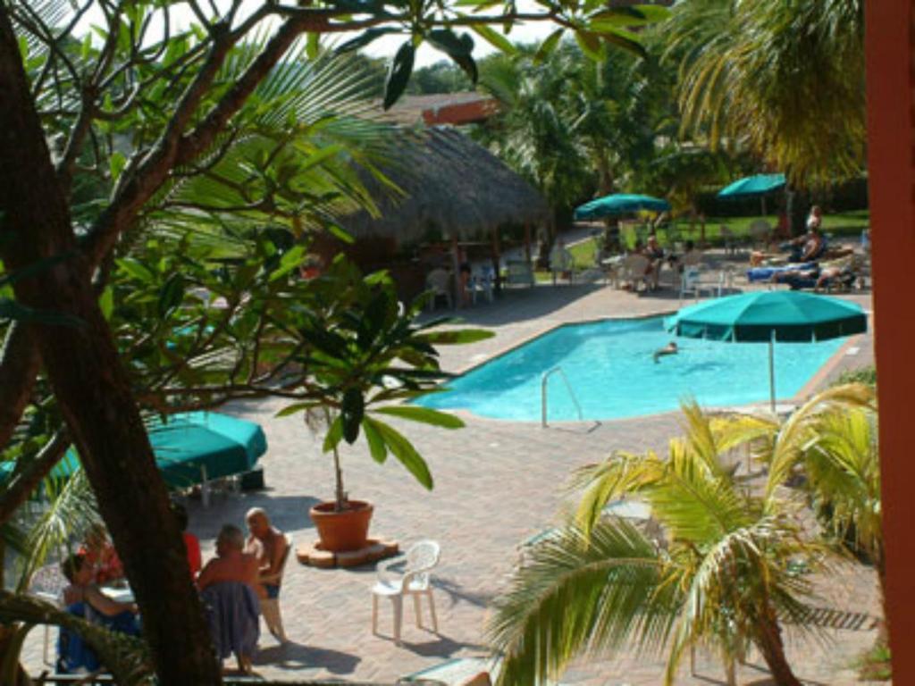 Downtown Hollywood Gardens Inn & Suites Ngoại thất bức ảnh