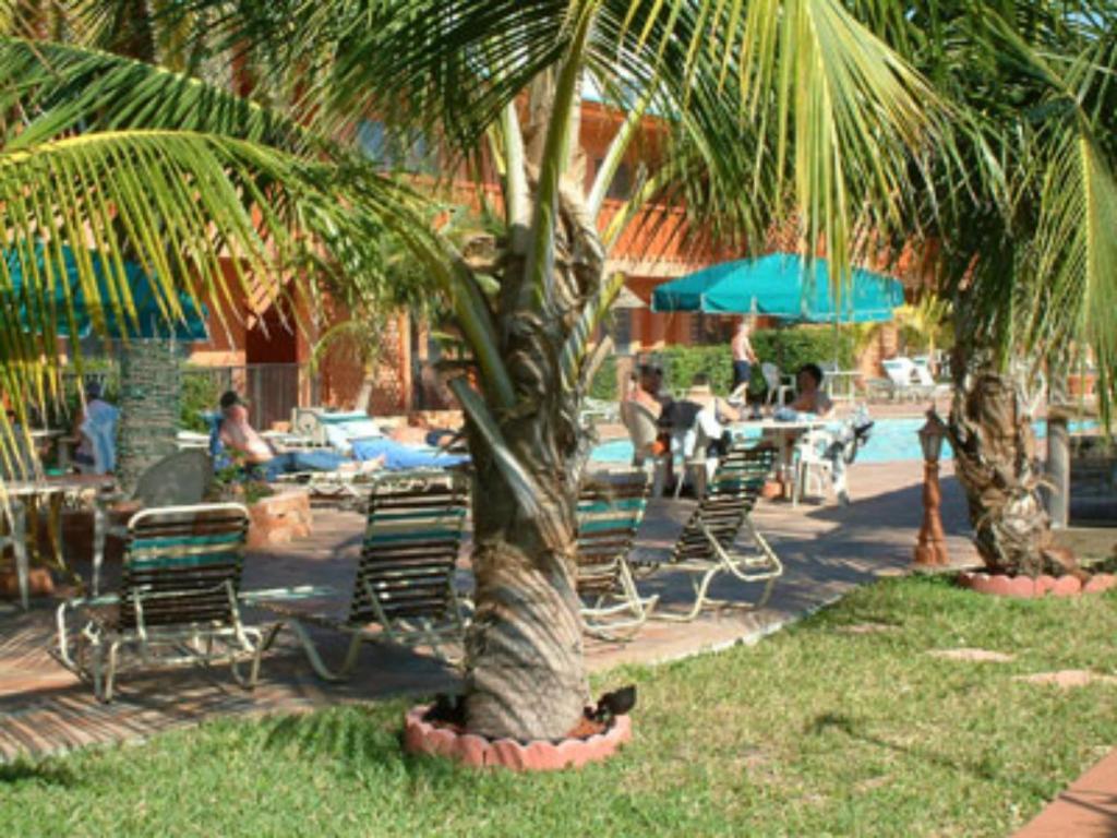Downtown Hollywood Gardens Inn & Suites Ngoại thất bức ảnh